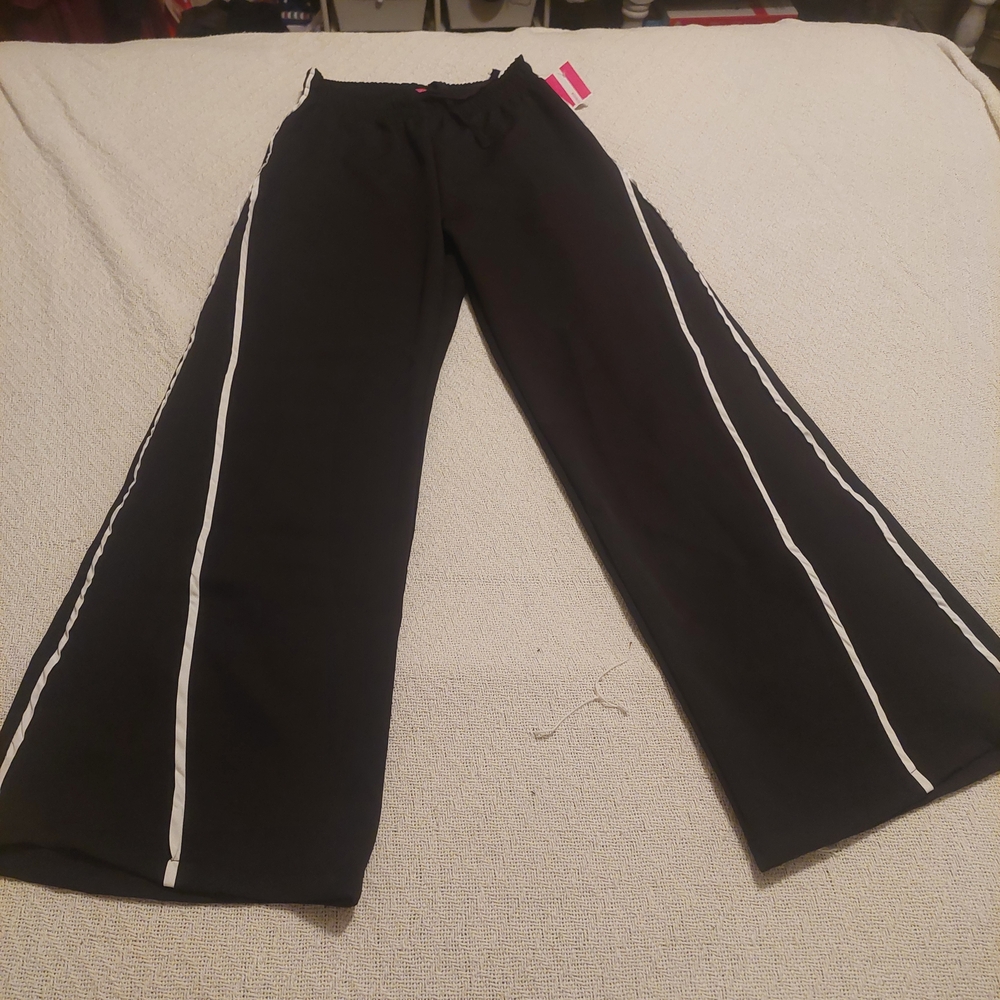 Women's Black Wide-Leg Pants - Picture 4 of 8